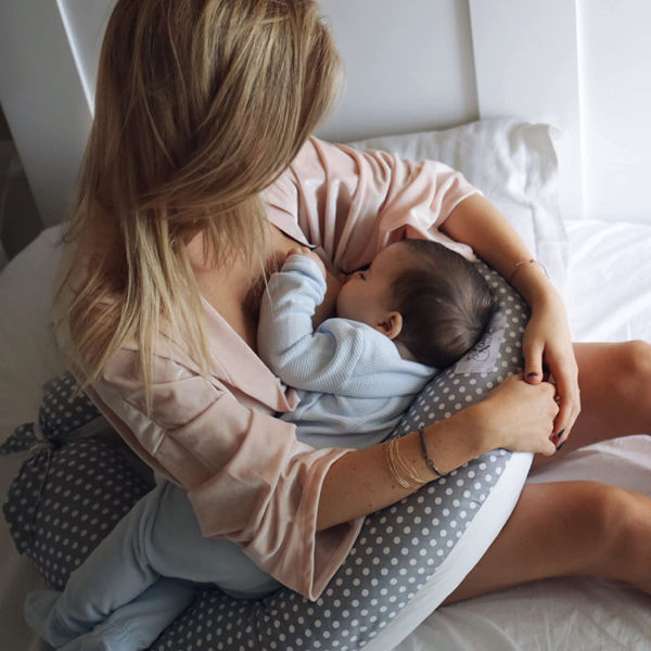 Cómo dormir con una almohada para embarazadas- Koala Babycare –  Koalababycare
